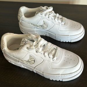 Nike Air Force women’s